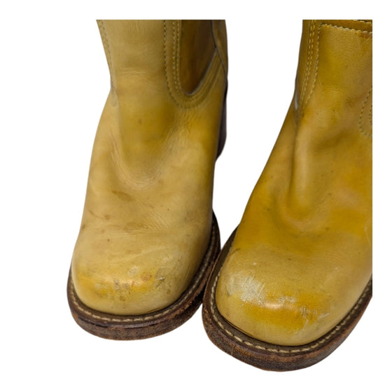 Rare Vintage 90's Frye Campus boot in banana yellow, size 9