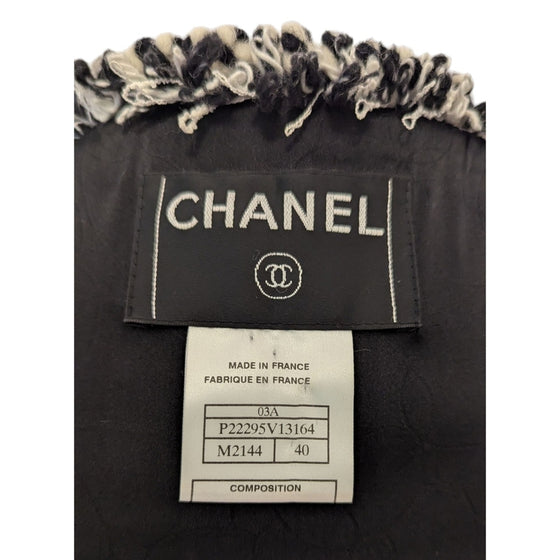 Vintage Chanel 2003 Fantasy Tweed Jacket in black, size FR40