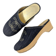  Vintage Chanel logo wood clogs in denim, size 36