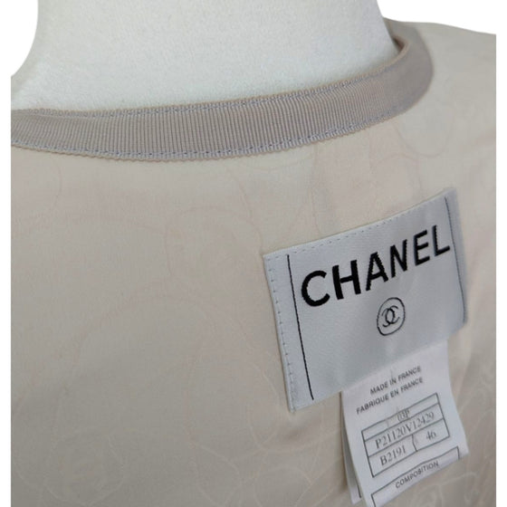 Vintage Chanel 2003 collarless lady jacket in cream, size FR46