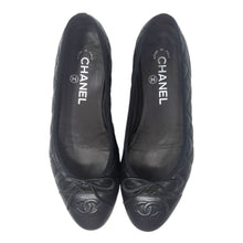  Chanel ballet flats in quilted black, size 37