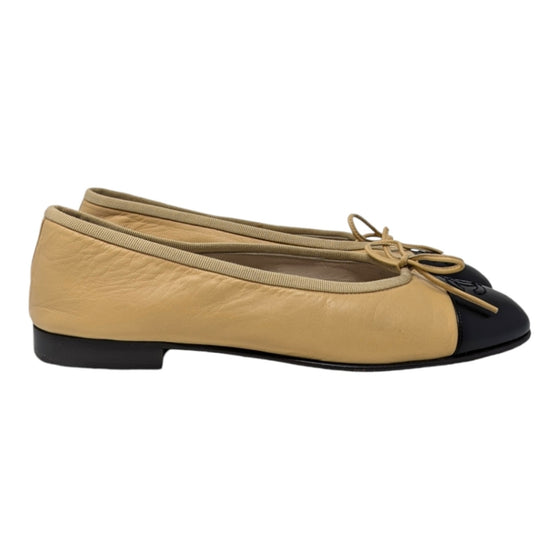 Chanel ballet flats in beige and black, size 37.5