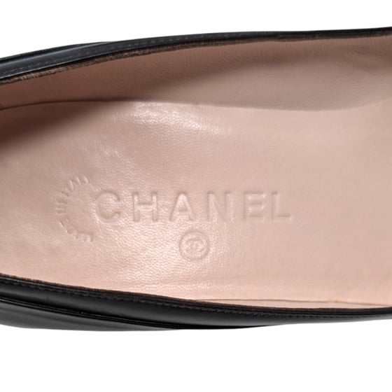 Vintage Chanel kitten heel pump in brown, size 38.5