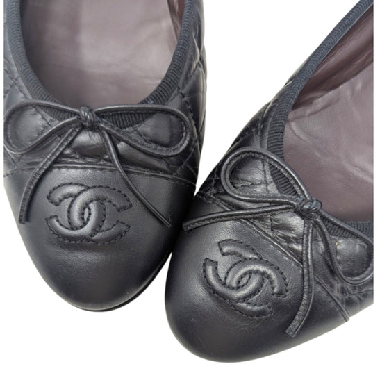 Chanel quilted ballet flats in black, size 37