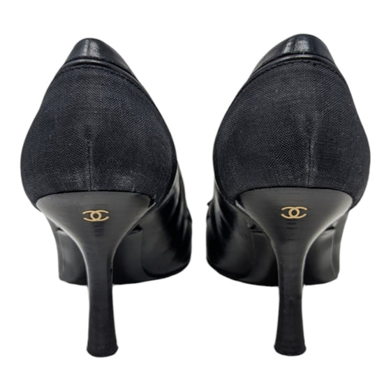 Vintage Chanel kitten heels in black, size 37.5