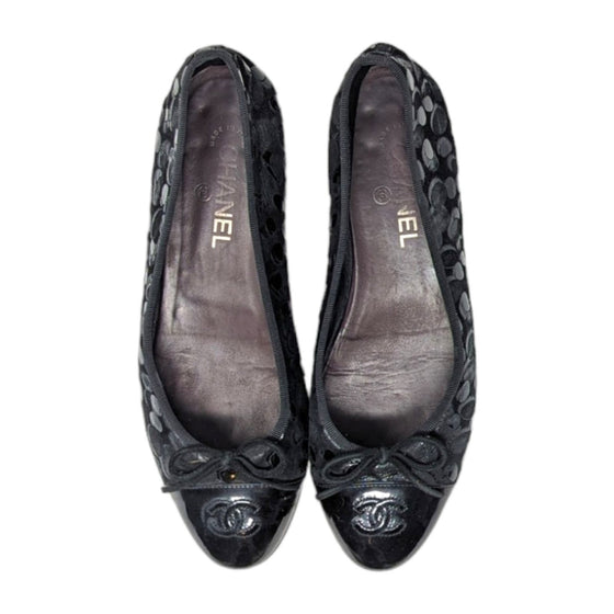 CHANEL ballet flats in black suede and patent. size 40.5